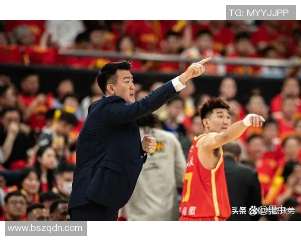 成都篮球队技术争议引发热议球迷与专家各执己见探讨战术与裁判判罚